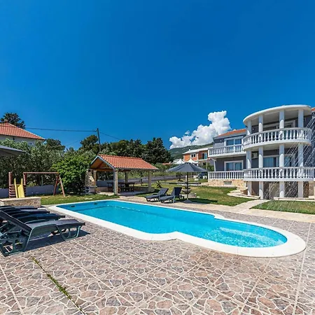 Exquisite Spacious Bufaline With Pool And Gym - Eight Bedroom With Pool And Gym ヴィラ