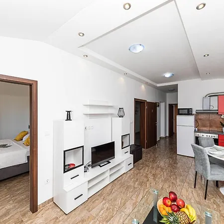 ヴィラ Exquisite Spacious Bufaline With Pool And Gym - Eight Bedroom With Pool And Gym Kaštel Novi