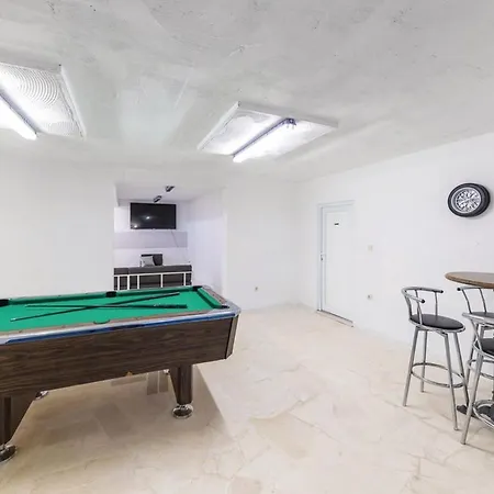 ヴィラ Exquisite Spacious Bufaline With Pool And Gym - Eight Bedroom With Pool And Gym Kaštel Novi