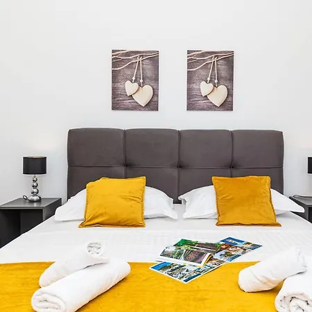 Exquisite Spacious Bufaline With Pool And Gym - Eight Bedroom With Pool And Gym ヴィラ *
