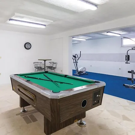 Exquisite Spacious Bufaline With Pool And Gym - Eight Bedroom With Pool And Gym *