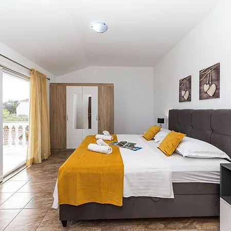 Exquisite Spacious Bufaline With Pool And Gym - Eight Bedroom With Pool And Gym Kaštel Novi