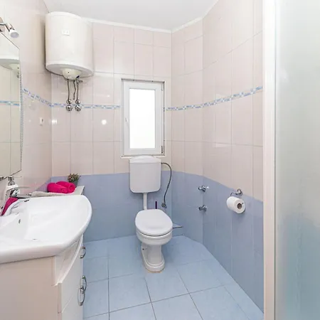 Exquisite Spacious Bufaline With Pool And Gym - Eight Bedroom With Pool And Gym * Kaštel Novi