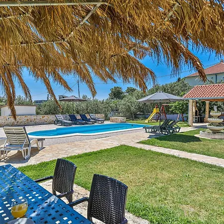 ヴィラ Exquisite Spacious Bufaline With Pool And Gym - Eight Bedroom With Pool And Gym Kaštel Novi